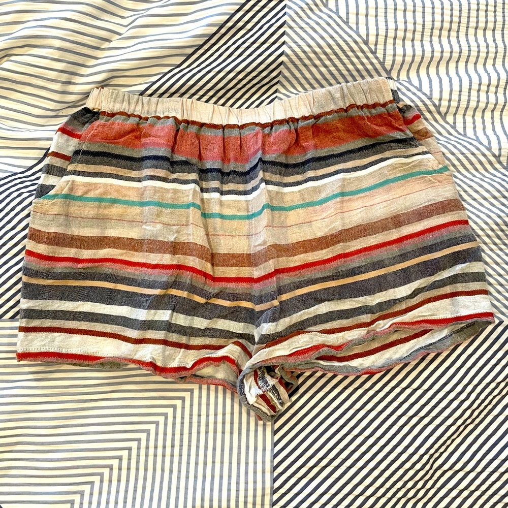 Lightweight elastic shorts